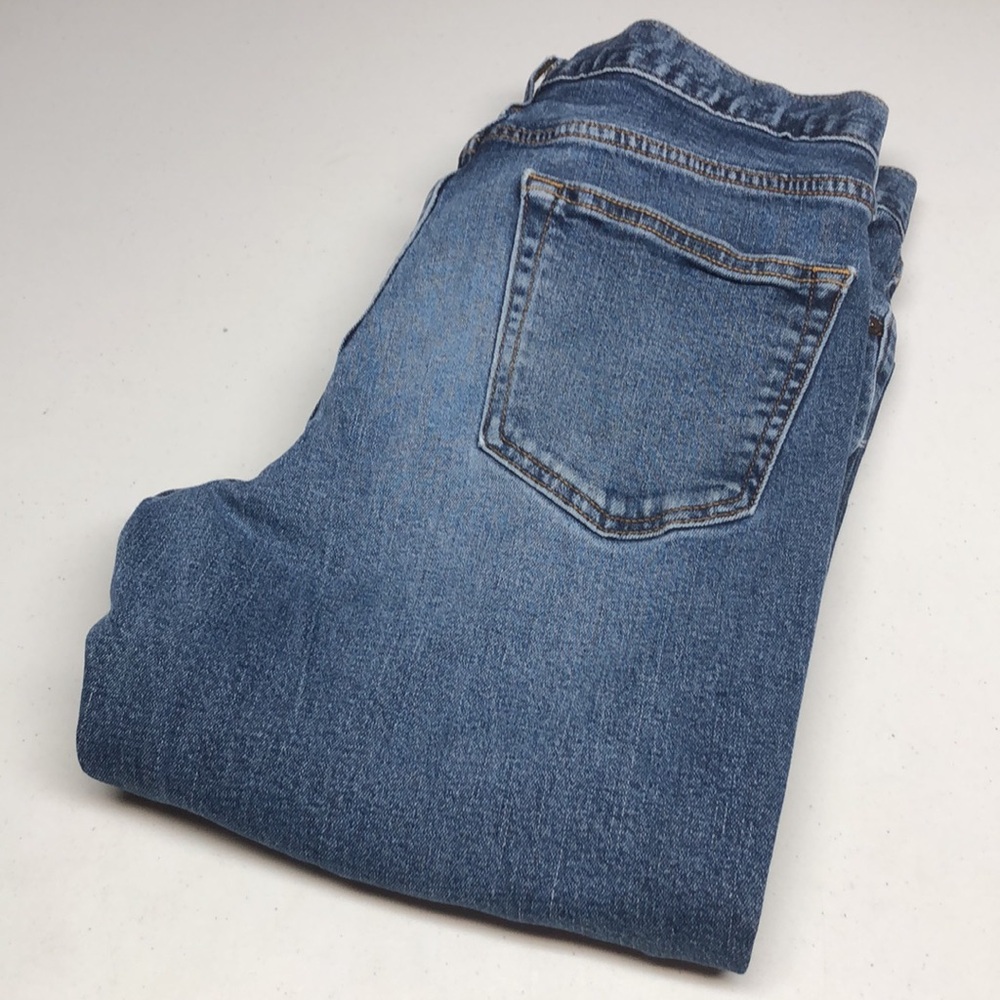 LIKE NEW OLD NAVY BOOTCUT JEANS 33x30 ⭐️